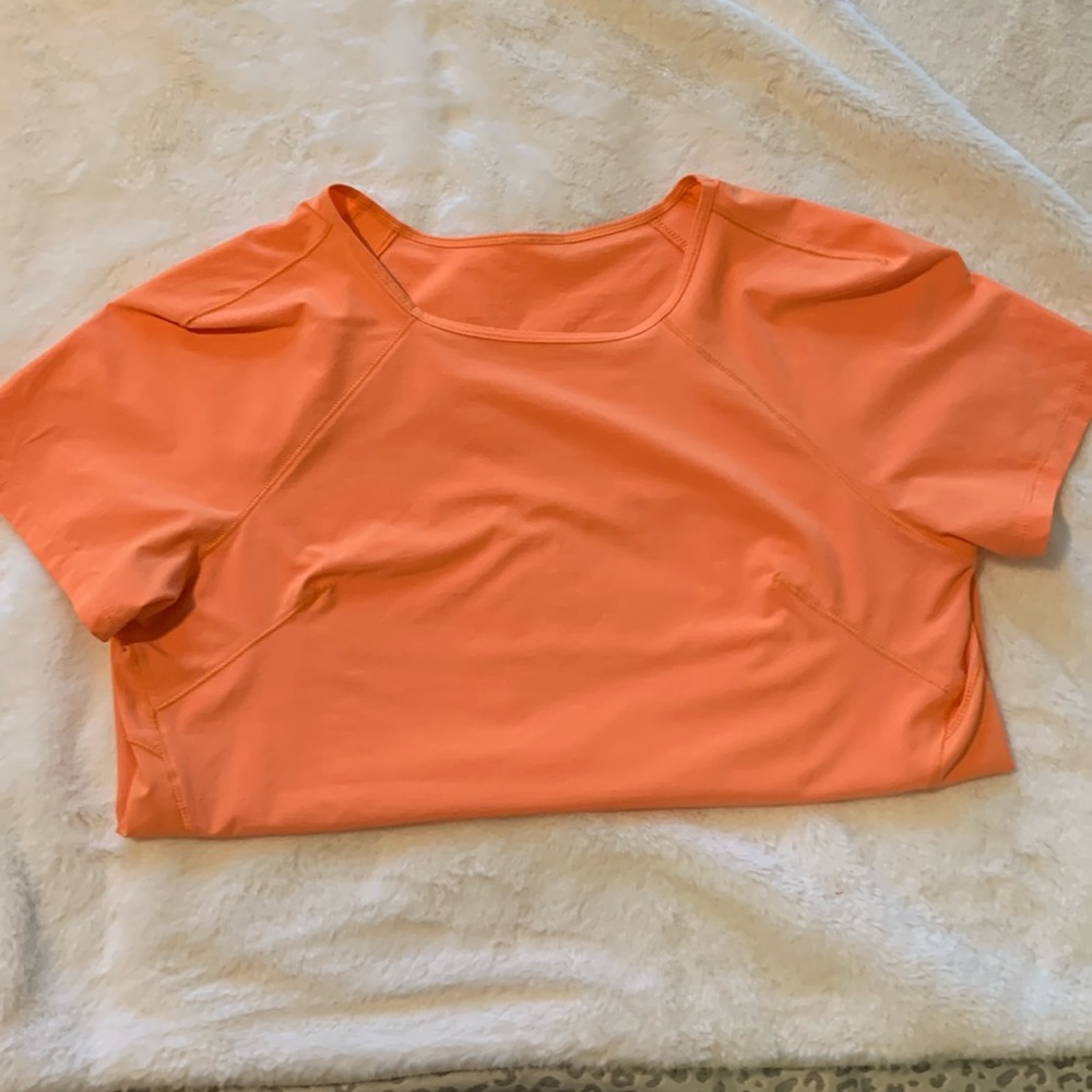 Lululemon reflexive top